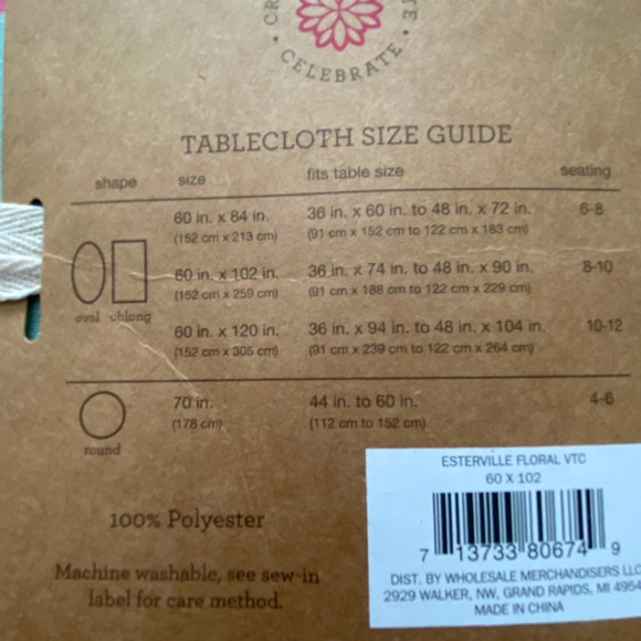 NWT Pretty Blue Oblong Table Cloth with a Floral Print - Picture 4 of 6